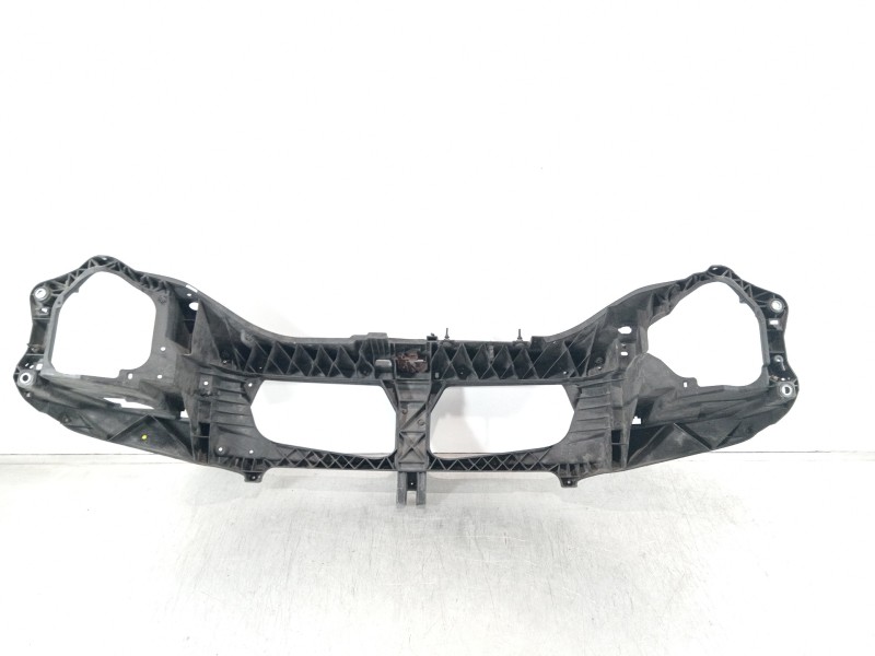 Recambio de panel frontal para renault 160.35 (4x2) camion frigorifico referencia OEM IAM 8200202909  