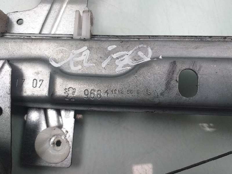 Recambio de elevalunas delantero izquierdo para peugeot 207 urban referencia OEM IAM 9681181280 401786A8 1.0400915J
