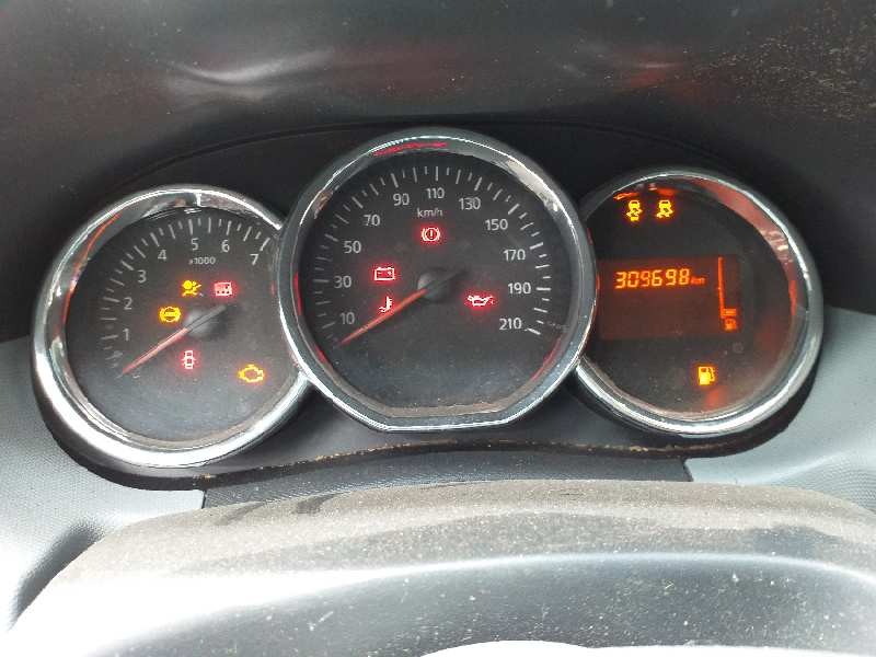 Recambio de cuadro instrumentos para dacia duster laureate 4x4 referencia OEM IAM 248102645R  