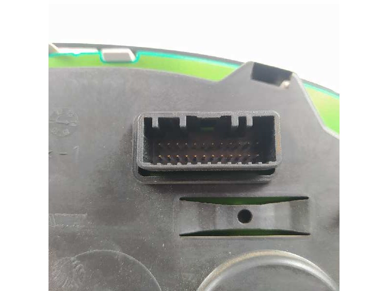 Recambio de cuadro instrumentos para dacia duster laureate 4x4 referencia OEM IAM 248102645R  