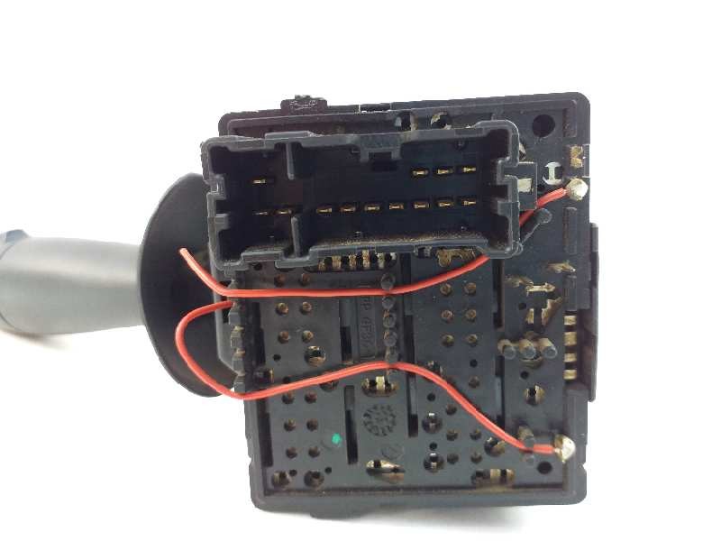 Recambio de mando limpia para dacia duster laureate 4x4 referencia OEM IAM E1109568  