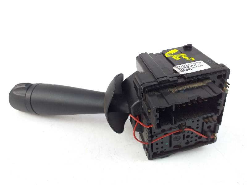 Recambio de mando limpia para dacia duster laureate 4x4 referencia OEM IAM E1109568  