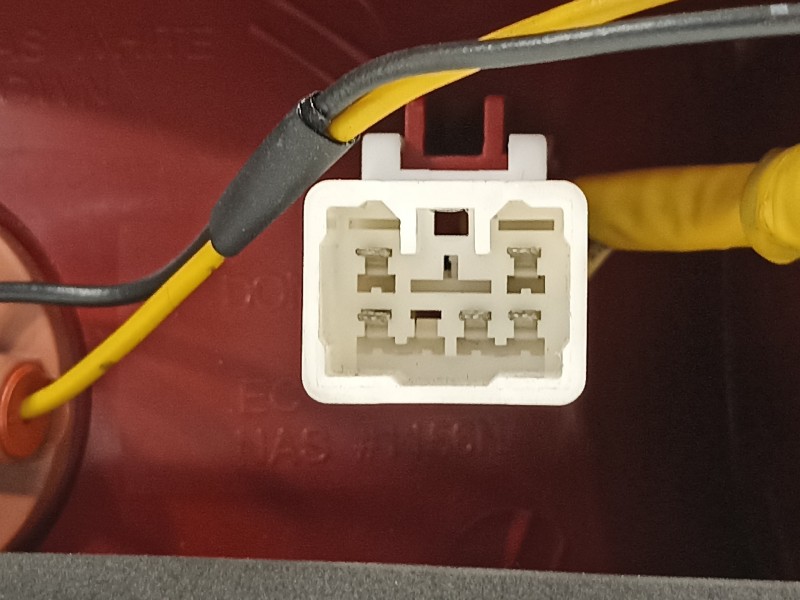 Recambio de piloto trasero derecho para kia cerato referencia OEM IAM 924022F3  