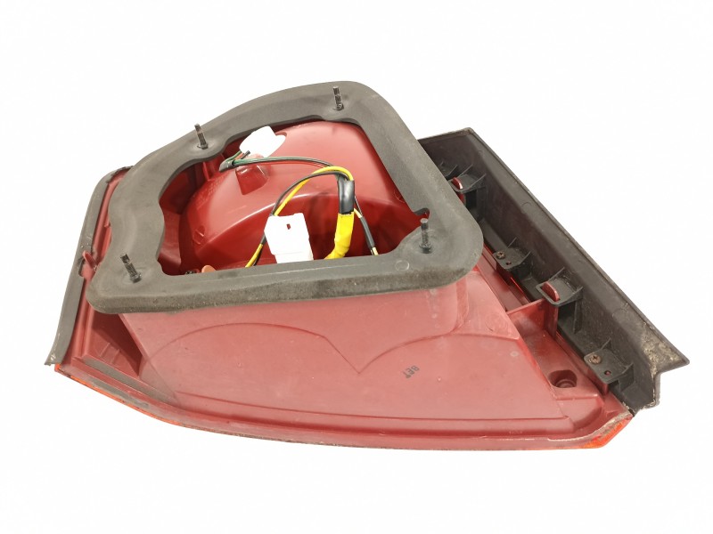 Recambio de piloto trasero derecho para kia cerato referencia OEM IAM 924022F3  