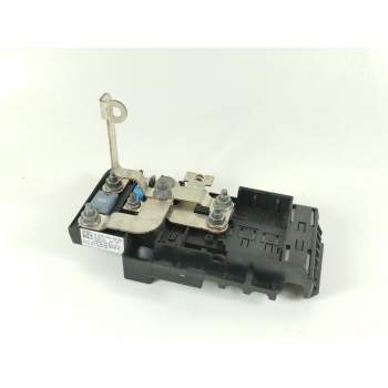 CAJA RELES / FUSIBLES A2465402050 