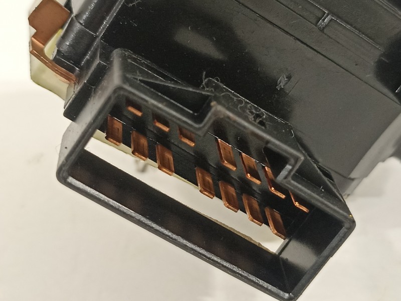 Recambio de mando limpia para kia cerato referencia OEM IAM 934352F010  