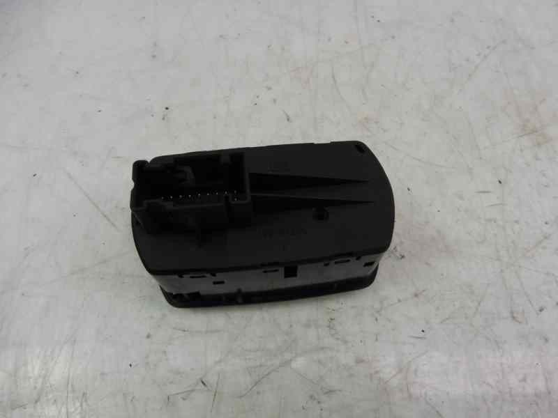 Recambio de mando elevalunas delantero izquierdo para opel corsa e selective referencia OEM IAM 13430017  