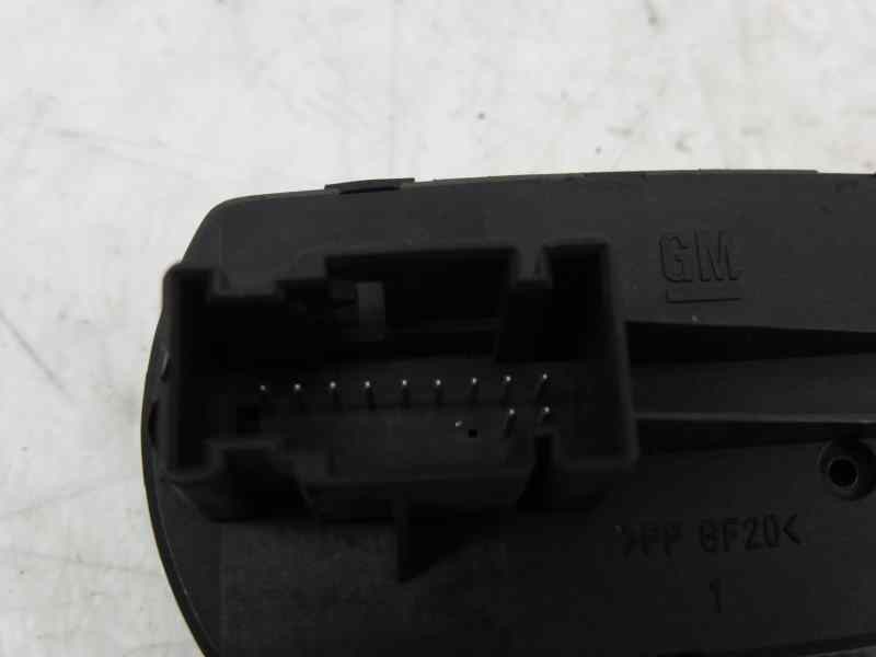 Recambio de mando elevalunas delantero izquierdo para opel corsa e selective referencia OEM IAM 13430017  