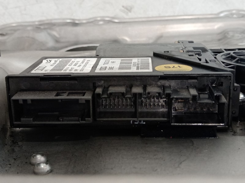 Recambio de elevalunas trasero derecho para audi a8 (4e2) 3.0 tdi quattro referencia OEM IAM 4E0839850 4E0910802 