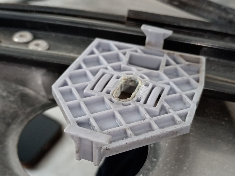 Recambio de elevalunas trasero derecho para audi a8 (4e2) 3.0 tdi quattro referencia OEM IAM 4E0839850 4E0910802 