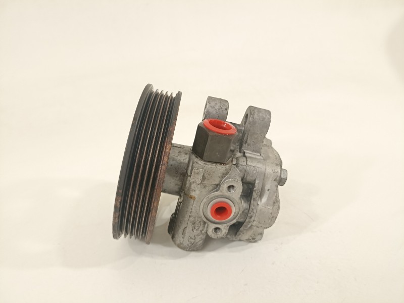 Recambio de bomba direccion para kia cerato referencia OEM IAM 65181  