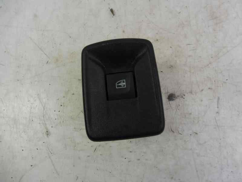 Recambio de mando elevalunas delantero derecho para dacia sandero stepway referencia OEM IAM   