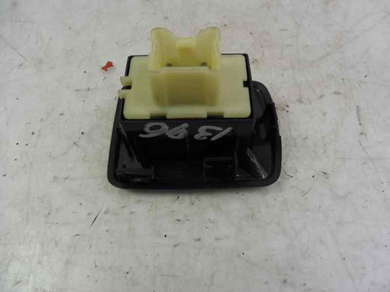 Recambio de mando elevalunas delantero derecho para dacia sandero stepway referencia OEM IAM   