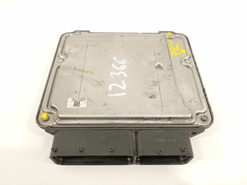 Recambio de centralita motor uce para opel insignia berlina cosmo referencia OEM IAM 55573539 0281015774 