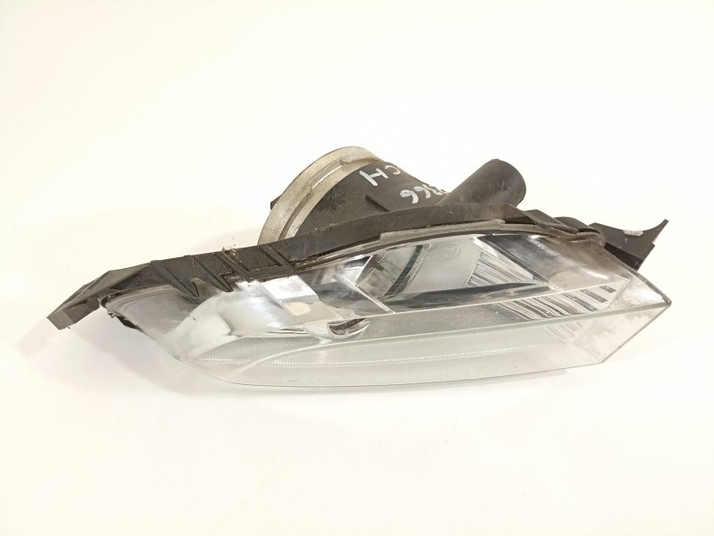 Recambio de faro antiniebla derecho para opel insignia berlina cosmo referencia OEM IAM 13226829 662588537 