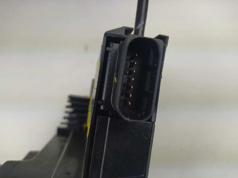 Recambio de cerradura puerta delantera derecha para peugeot 308 gt line referencia OEM IAM 9810309380  