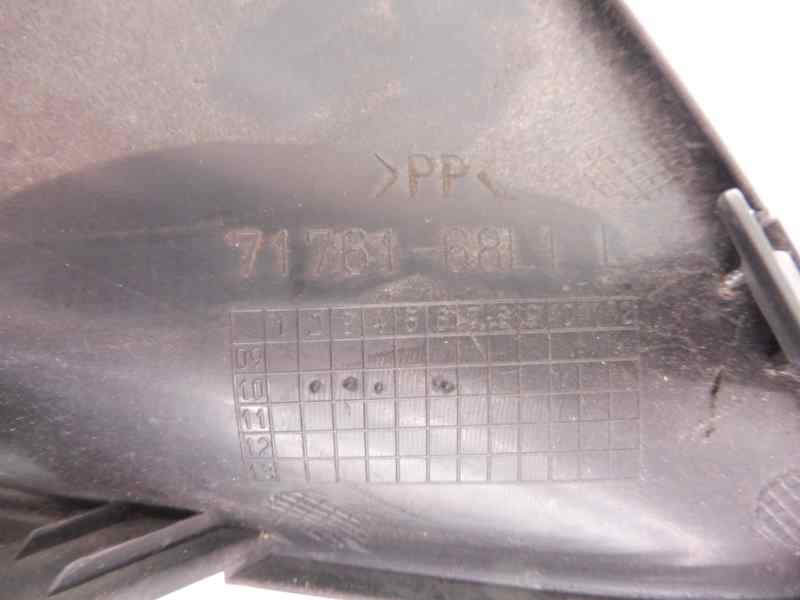 Recambio de rejilla paragolpes delantero para suzuki swift azg (nz) gl referencia OEM IAM 7176168L1  