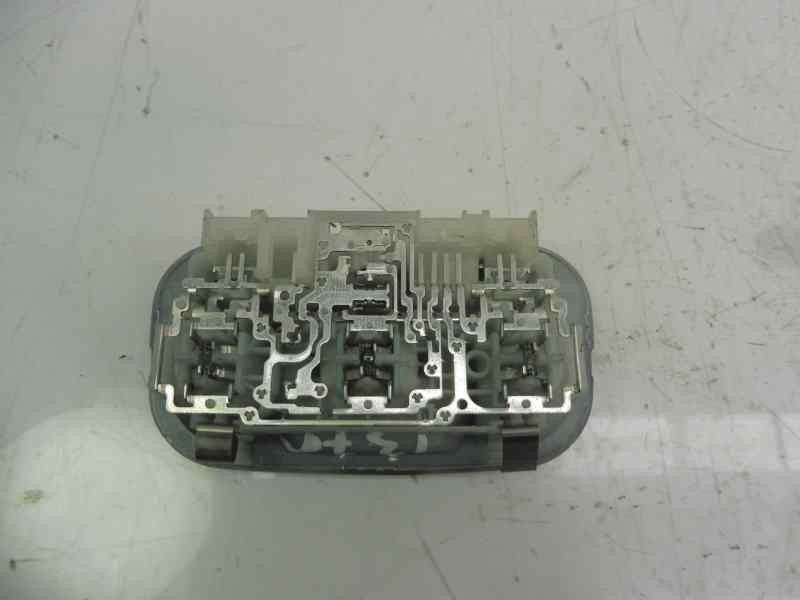 Recambio de luz interior para citroën berlingo cuadro club l2 referencia OEM IAM 9680717080  