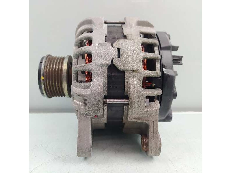 Recambio de alternador para dacia sandero stepway prestige referencia OEM IAM 231002949R  