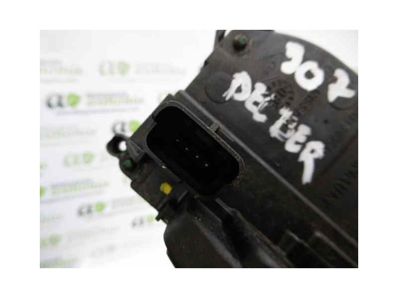 Recambio de cerradura puerta delantera derecha para renault clio iii emotion referencia OEM IAM 8200350753  