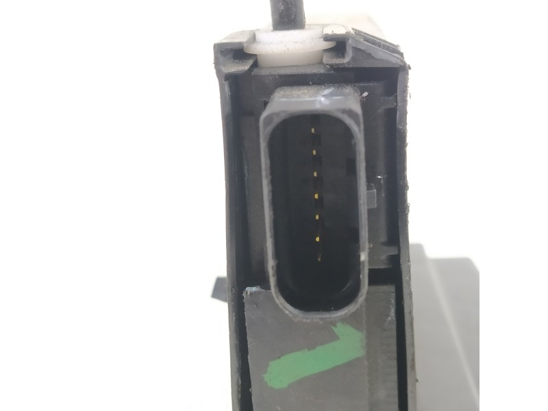 Recambio de cerradura puerta trasera izquierda para peugeot 308 gt line referencia OEM IAM 9810309980  