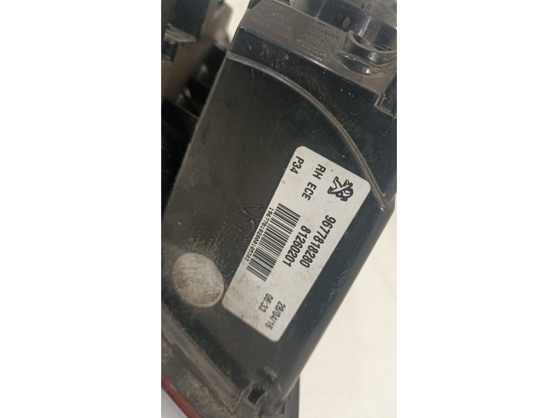 Recambio de piloto trasero derecho para peugeot 308 gt line referencia OEM IAM 9677818280  