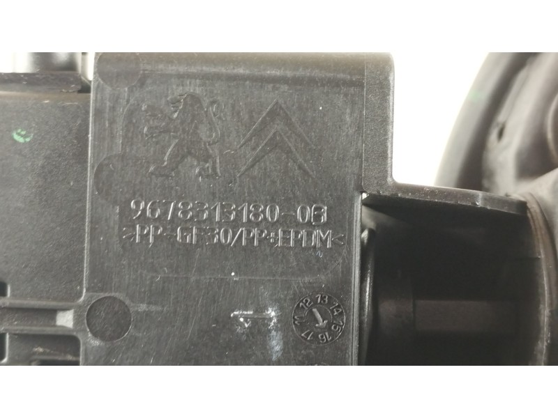 Recambio de tapa exterior combustible para peugeot 308 gt line referencia OEM IAM 9677268980  