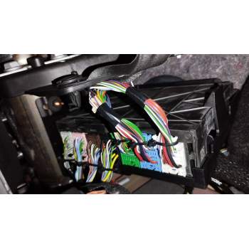 CAJA RELES / FUSIBLES 13526398 