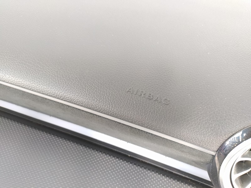Recambio de salpicadero para mercedes-benz clase a (bm 177) a 180 d (177.003) referencia OEM IAM 1776806302 A1778602601 