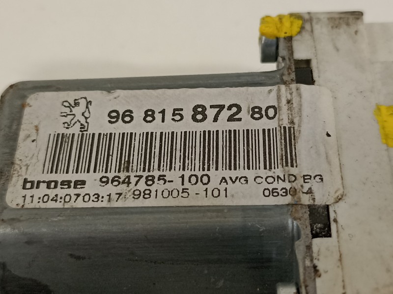 Recambio de motor elevalunas delantero derecho para peugeot 307 berlina (s2) xs referencia OEM IAM 9681587280  