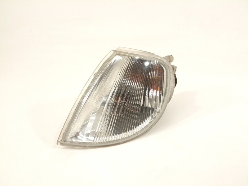 Recambio de piloto delantero izquierdo para citroën saxo 1.4 vts referencia OEM IAM 630359  