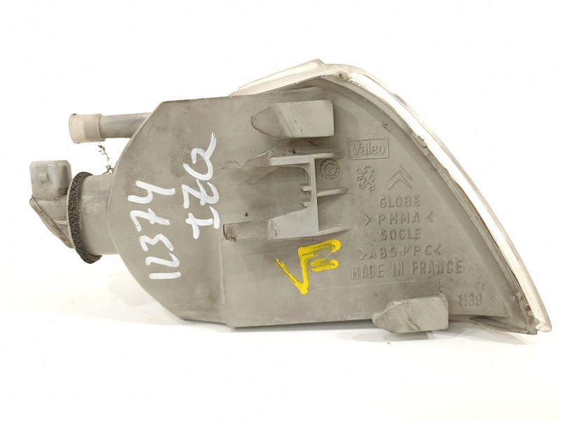 Recambio de piloto delantero izquierdo para citroën saxo 1.4 vts referencia OEM IAM 630359  