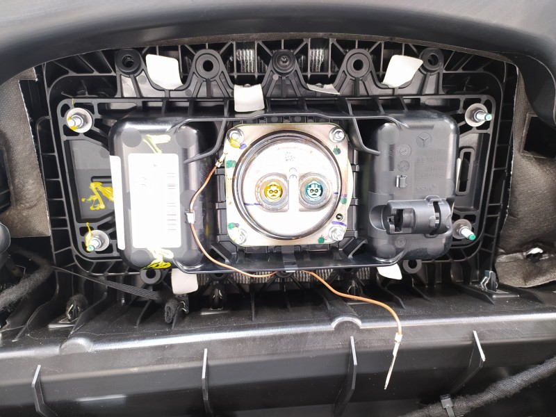 Recambio de salpicadero para mercedes-benz clase a (bm 177) a 180 d (177.003) referencia OEM IAM 1776806302 A1778602601 