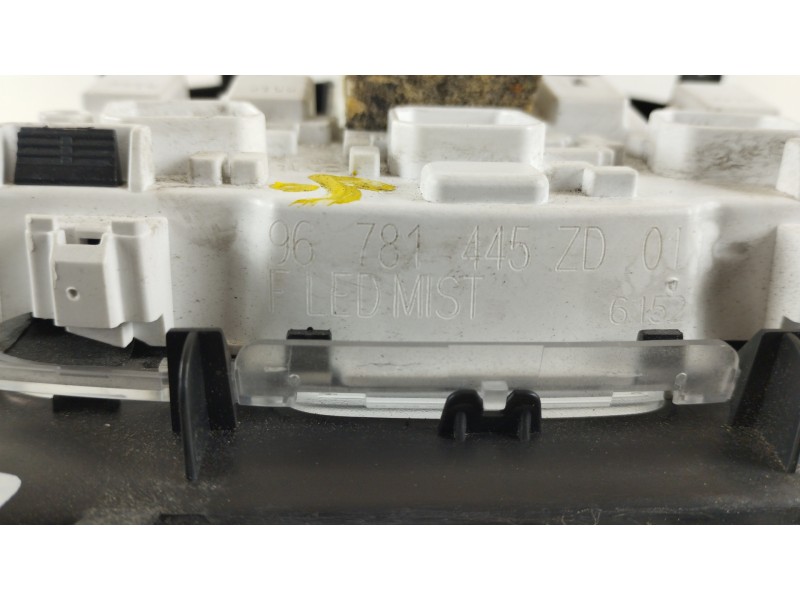 Recambio de luz interior para peugeot 308 gt line referencia OEM IAM 96781445ZD 9677821577 