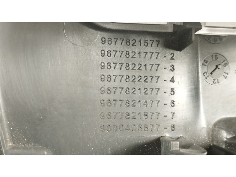 Recambio de luz interior para peugeot 308 gt line referencia OEM IAM 96781445ZD 9677821577 