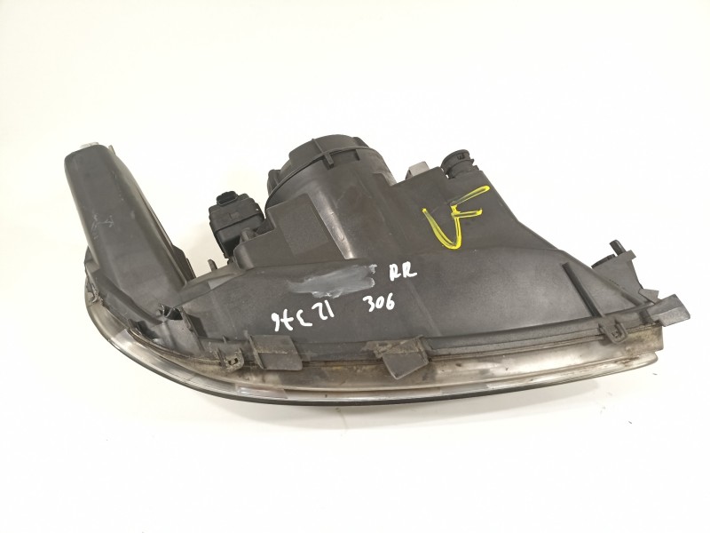Recambio de faro izquierdo para peugeot 306 berlina 3/5 puertas (s1) style dt referencia OEM IAM 6204Q5  