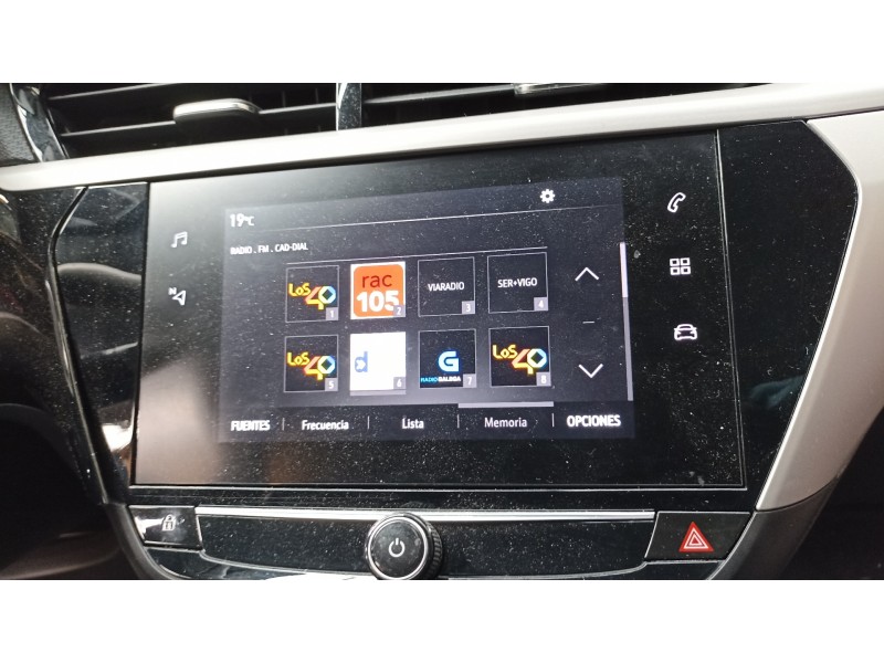 Recambio de pantalla multifuncion para opel corsa f referencia OEM IAM 39185456  