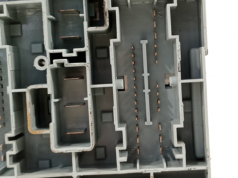 Recambio de caja reles / fusibles para alfa romeo 159 sportwagon (140) 1.9 jtdm 16v / selective referencia OEM IAM 50508214  