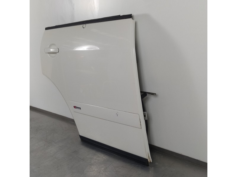 Recambio de puerta trasera derecha para audi a2 (8z) 1.4 tdi (55kw) referencia OEM IAM 8Z0833336A  