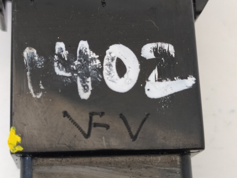 Recambio de warning para hyundai i30 classic referencia OEM IAM 864W0140  