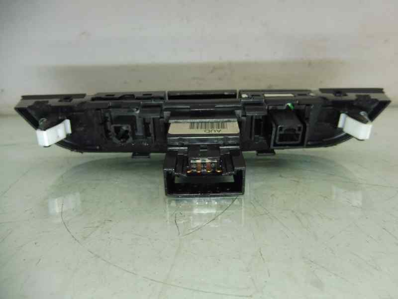 Recambio de warning para hyundai ix35 comfort 2wd referencia OEM IAM 847402S350TAN  