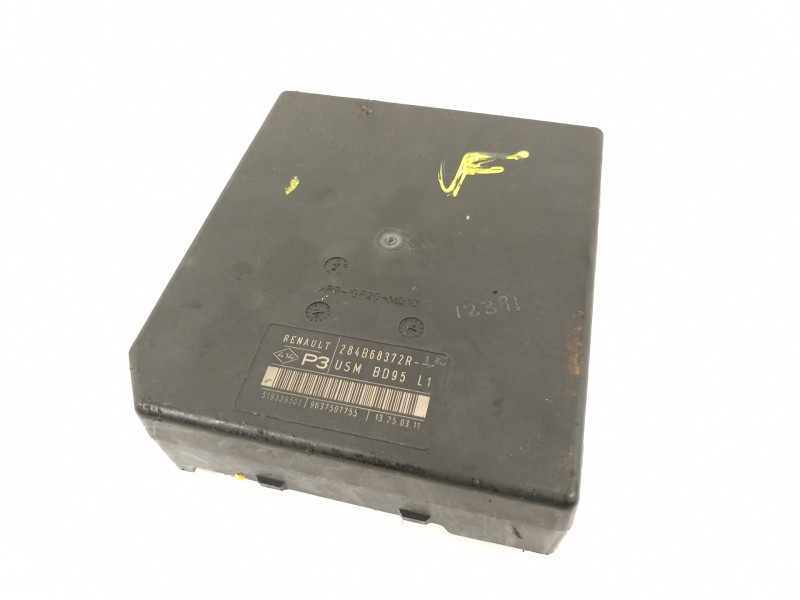 Recambio de caja reles / fusibles para renault megane iii berlina 5 p dynamique referencia OEM IAM 284B68372R  