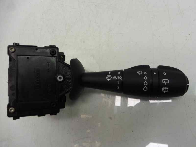 Recambio de mando limpia para renault clio iv dynamique referencia OEM IAM 5675887R  