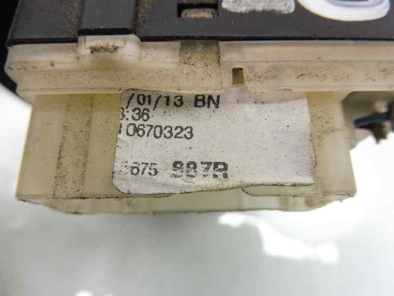 Recambio de mando limpia para renault clio iv dynamique referencia OEM IAM 5675887R  