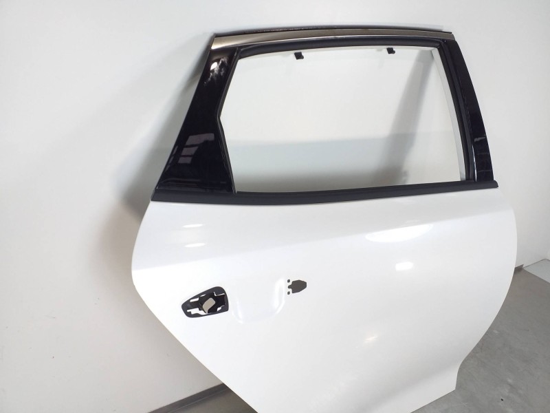 Recambio de puerta trasera derecha para kia optima optima (2015 -2020) referencia OEM IAM   