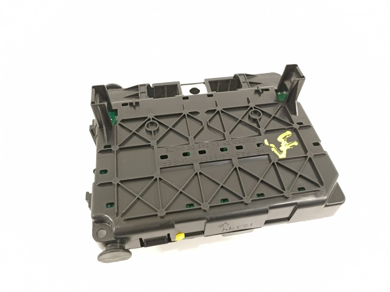 Recambio de caja reles / fusibles para peugeot 1007 dolce referencia OEM IAM 9650618480  
