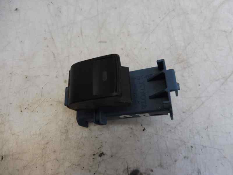 Recambio de mando elevalunas delantero derecho para toyota verso active referencia OEM IAM 8481005070  