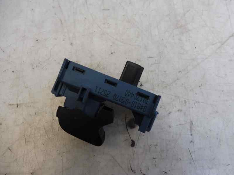 Recambio de mando elevalunas delantero derecho para toyota verso active referencia OEM IAM 8481005070  