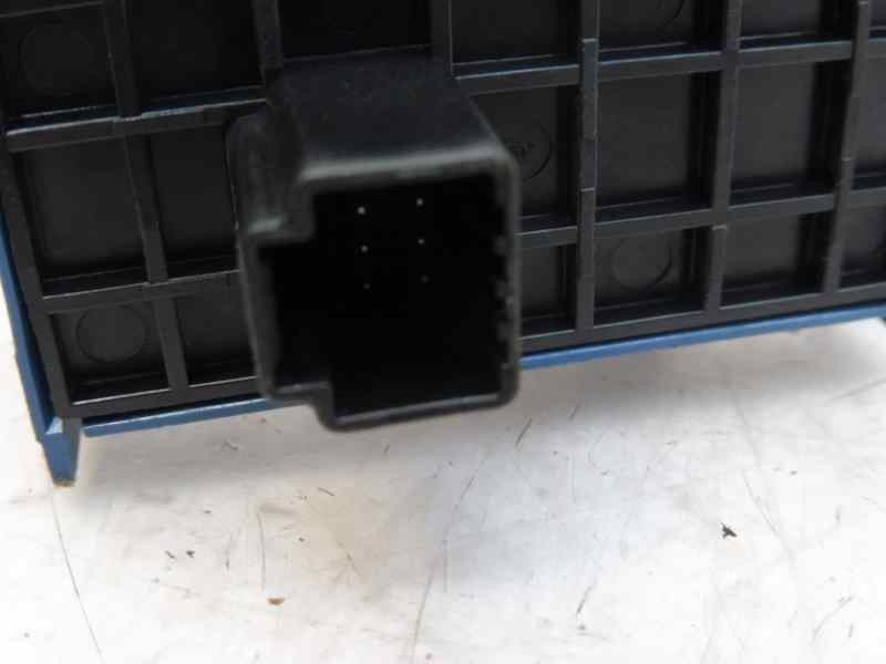 Recambio de mando elevalunas delantero derecho para toyota verso active referencia OEM IAM 8481005070  