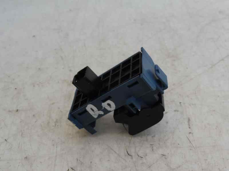 Recambio de mando elevalunas delantero derecho para toyota verso active referencia OEM IAM 8481005070  